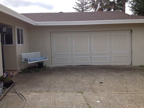 Side-load, 2-car garage