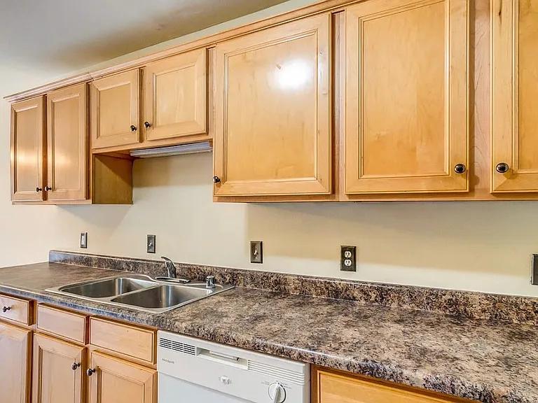 578 Hampton Way #A — Photo 10