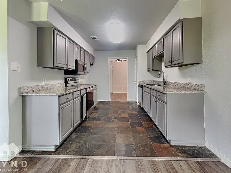 703 Marlow Pl — Photo 4