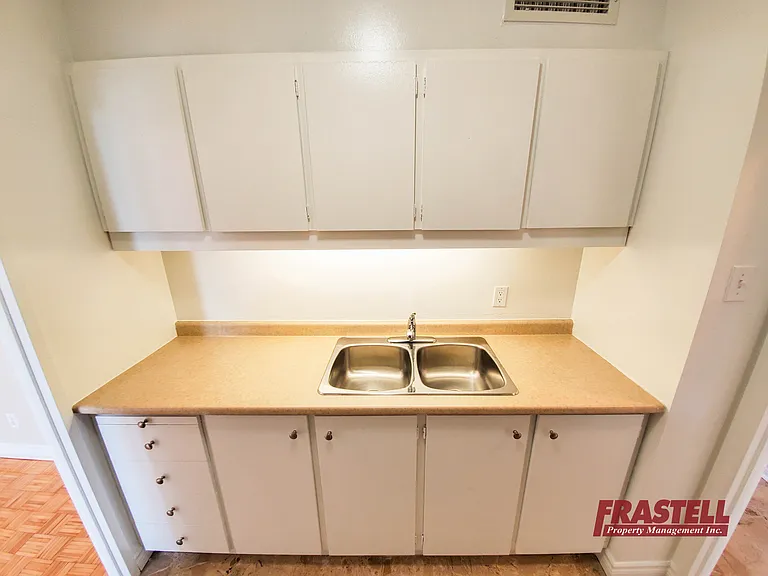 55 Erskine Ave — Photo 15