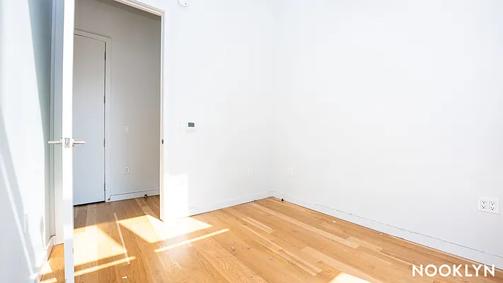 Rented by Nooklyn NYC LLC | media 80