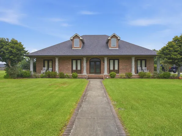 1335 Kildeer St, Sulphur, LA 70663