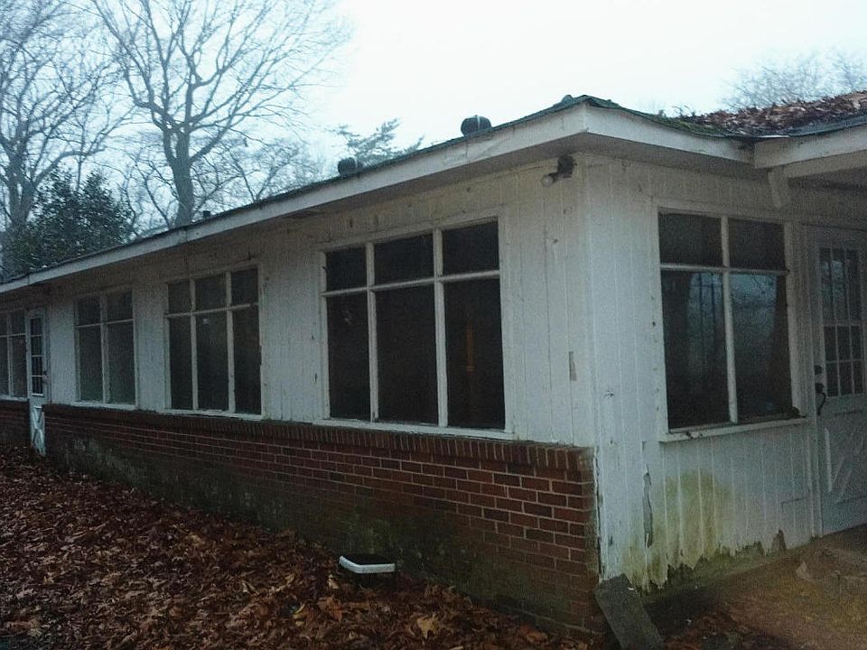 2nd image of 3930 Bonny Oaks Dr
