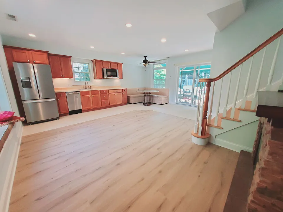 290 Southfield Ave #2