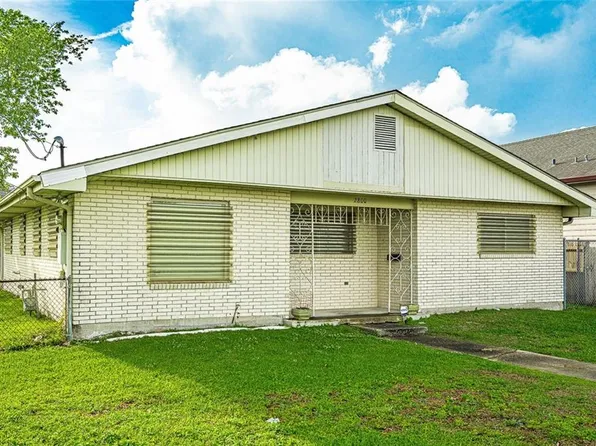 2800 Lake Villa Dr, Metairie, LA 70002