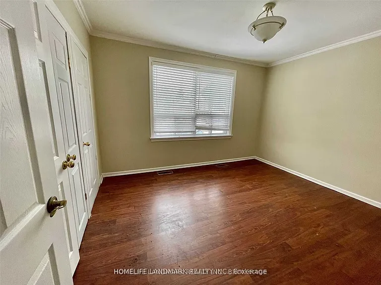 25 Edgemont Dr #UPPER — Photo 4