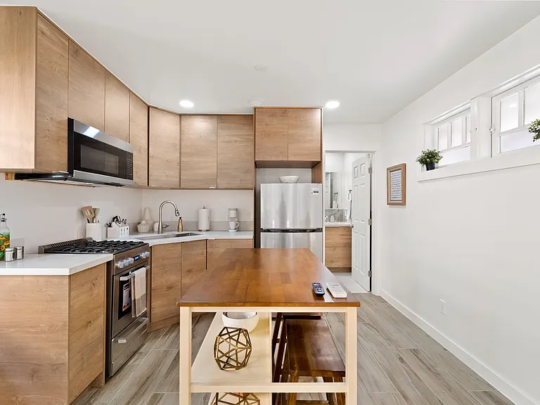 2609 1st Ave — Photo 22