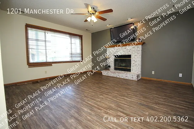 1201 Manchester Dr — Photo 15