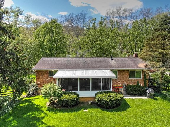 2nd image of 111 Fieldstone Dr