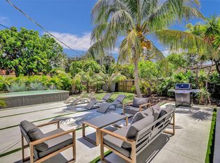 925 NE 4ct, Hallandale, FL 33009