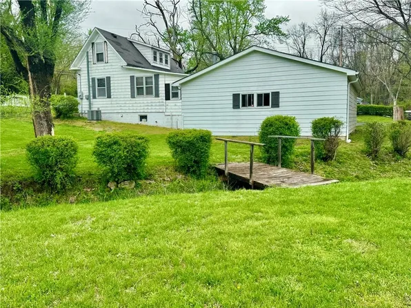 725 Ley St, Excelsior Springs, MO 64024