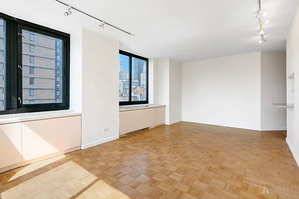 Rented by Anchor Associates | media 29