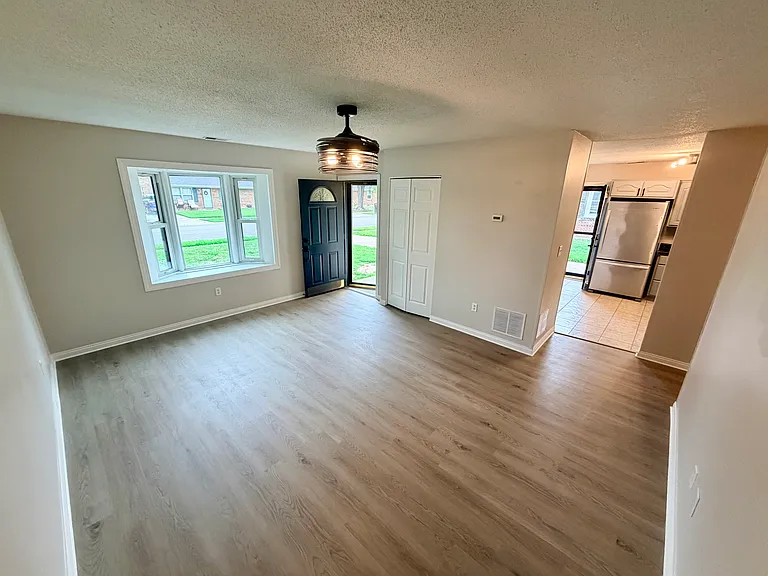 715 Colorado Dr — Photo 4