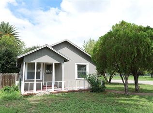 500 W Merriman St, Sinton, TX 78387