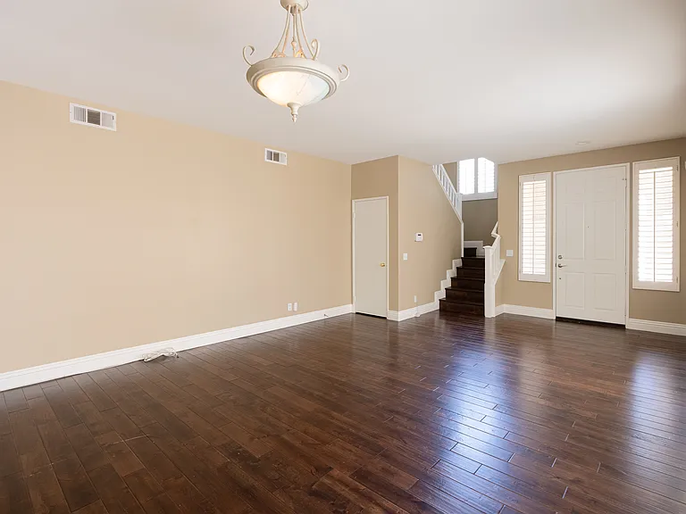 8704 E Wiley Way — Photo 4