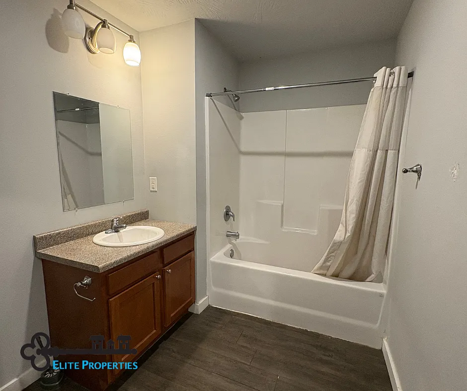 4 bed, 1560 sqft, $1,100 — Photo 4