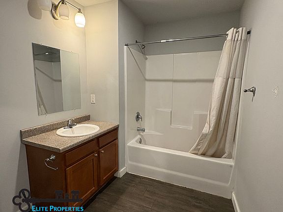 4th image of 636 N Brown Ave