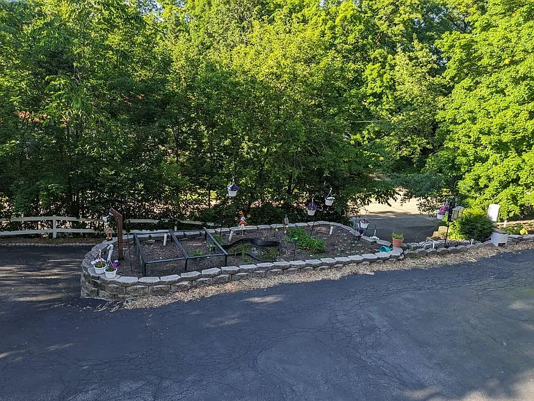 21225 Mary Lynn Dr — Photo 2