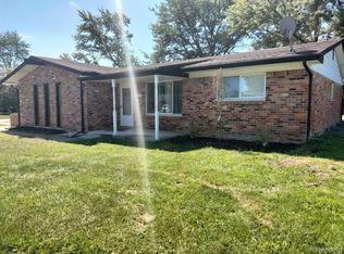 27318 Arden Park Cir, Farmington Hills, MI 48334