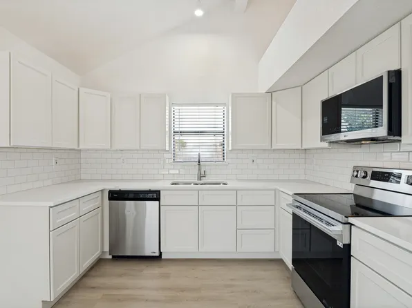 4605 Horizon Dr, Rowlett, TX 75088