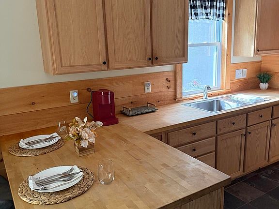 3rd image of 149 Grout Hill Road