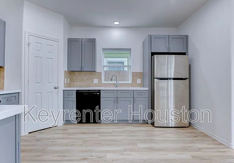 8203 Woodlyn Rd #C — Photo 13