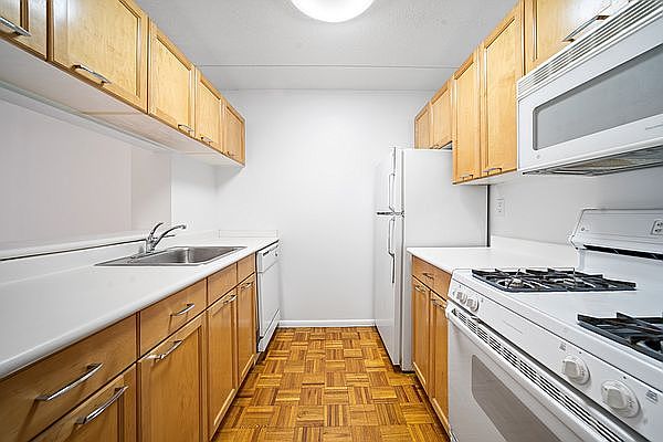 1st image of 345 E 64th St APT 3C