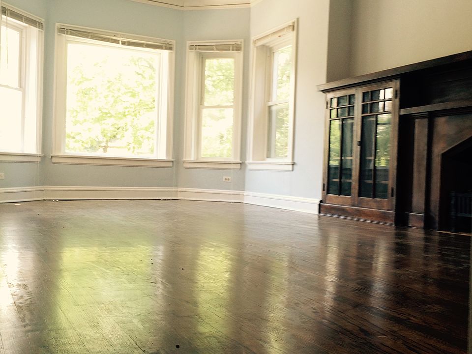 1st image of 2913 N Sacramento Ave APT 2