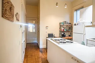 1911 W Belmont Ave #1 — Photo 3