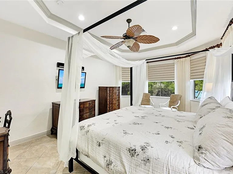 7655 Martino Cir — Photo 14