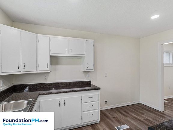 5th image of 3749 Rhea Ave
