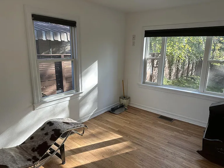 525 S Eagleson Ave — Photo 7
