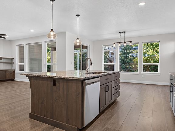 5th image of 2935 E Renwick Ct