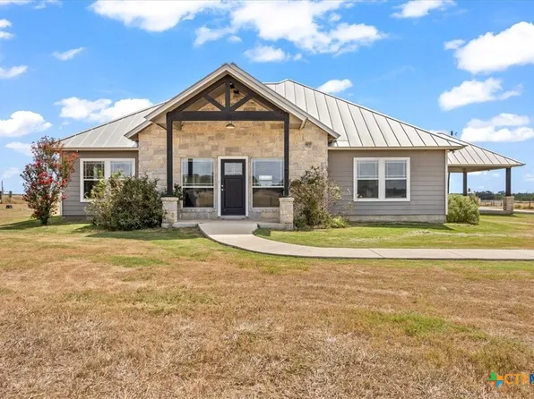 475 County Road 240, Gonzales, TX 78629