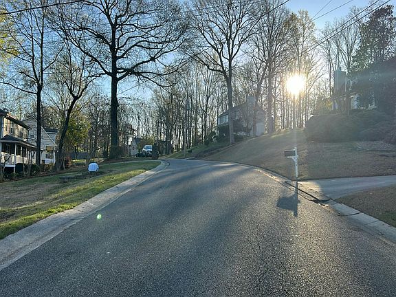 5th image of 1816 Chestnut Ln