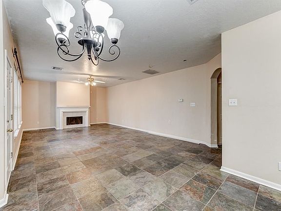 3rd image of 3106 Colony Dr