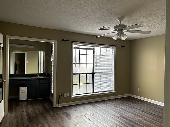 4th image of 106 Longfellow Dr