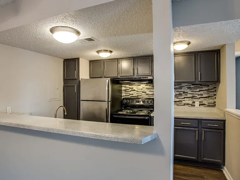 Decker Apartment Homes — Photo 7