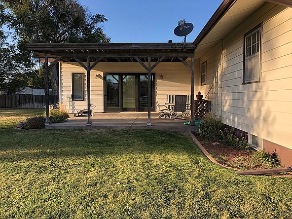Covered porch, back of house