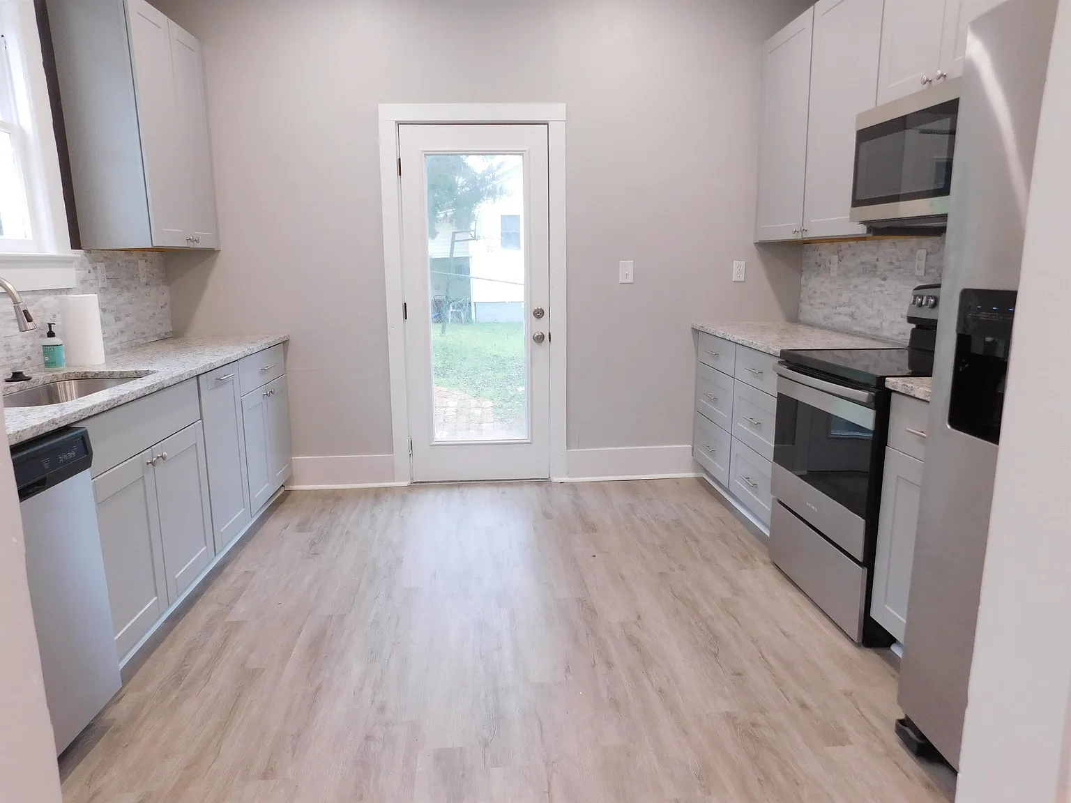 309 Glendale Avenue - 1 — Photo 4