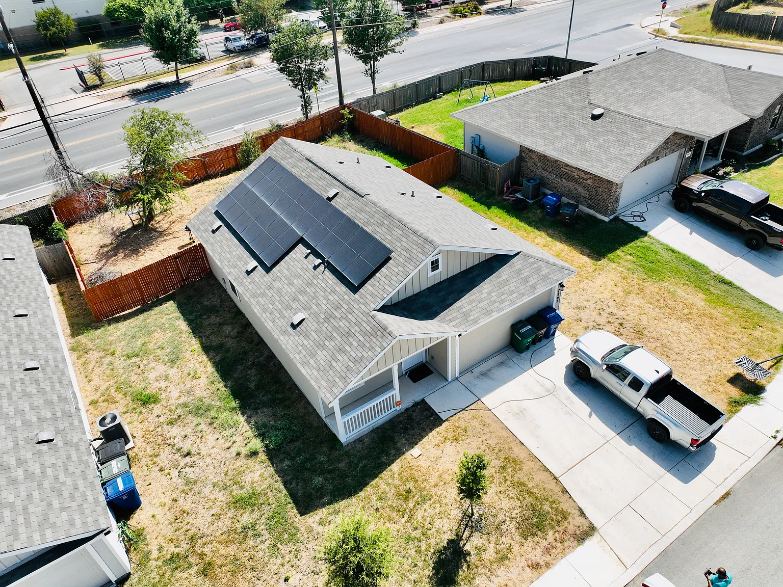 7507 Vista Grv — Photo 2