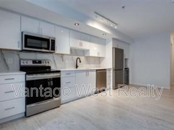 547 Yates Rd UNIT 303, Kelowna, BC V1V 2T9