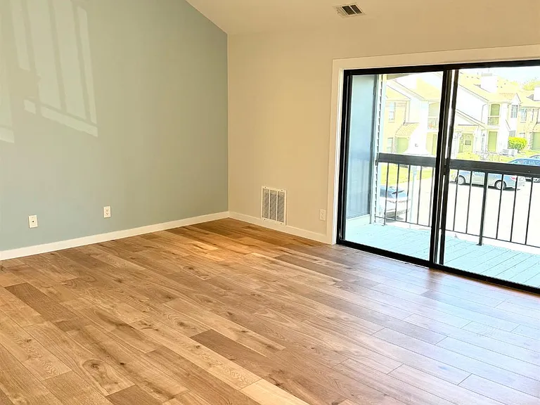 1511 Pebble Pl — Photo 5