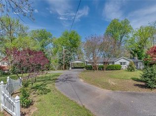 60 Bickford Ave, Tryon, NC 28782