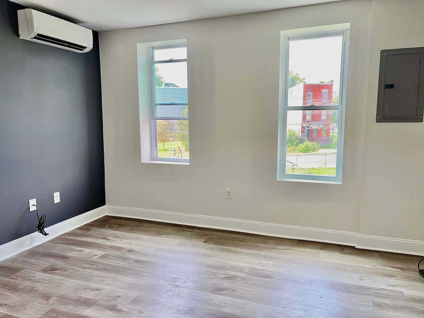 4136 Mantua Avenue — Photo 4