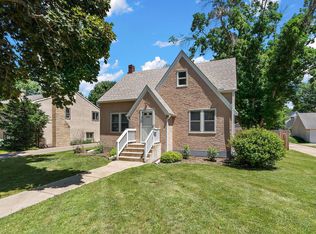 1746 Holton St, Falcon Heights, MN 55113