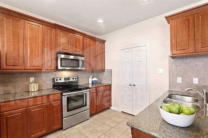 3612 Vienna St — Photo 4