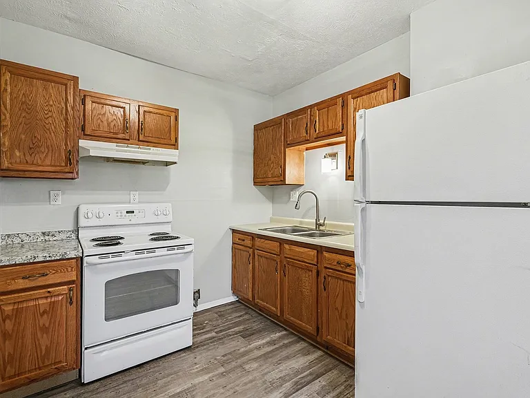 562 Glenwood Ave #24 — Photo 6