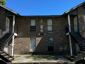 1714 Cedar Lake Dr, Baton Rouge, LA