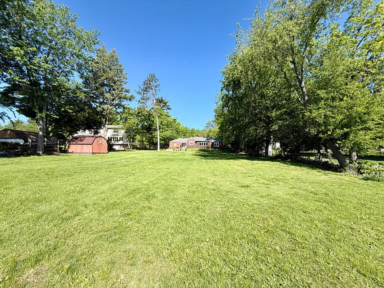 136 E Hazel Dell — Photo 32